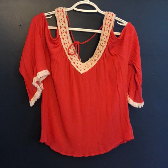 Cold shoulder salmon colored summer shirt - Picture 2 of 4